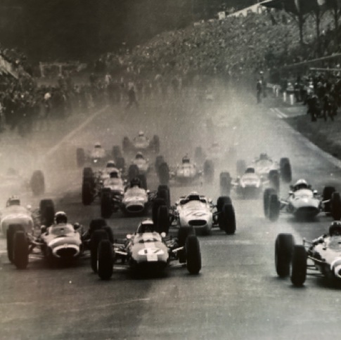 Départ à Spa sous le pluie, Jim va l'emporter une nouvelle fois !
© Bernard Cahier